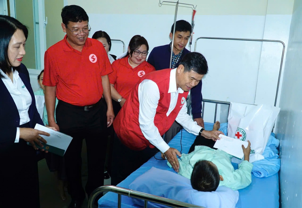 Hành trình Đỏ Lâm Đồng: Kết nối những trái tim biết cho đi Hành trình Đỏ Lâm Đồng: Kết nối những trái tim biết cho đi