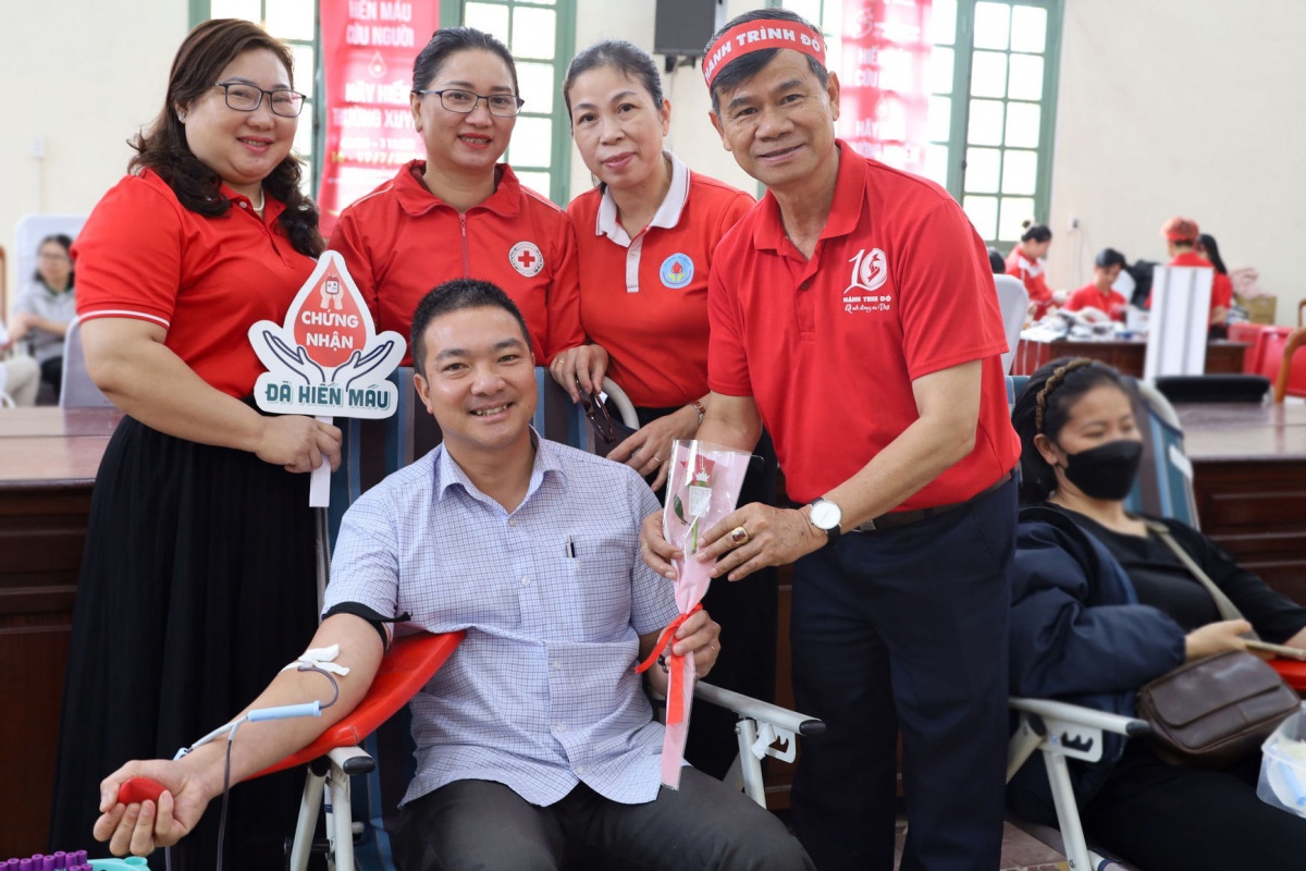Hành trình Đỏ Lâm Đồng: Kết nối những trái tim biết cho đi Hành trình Đỏ Lâm Đồng: Kết nối những trái tim biết cho đi
