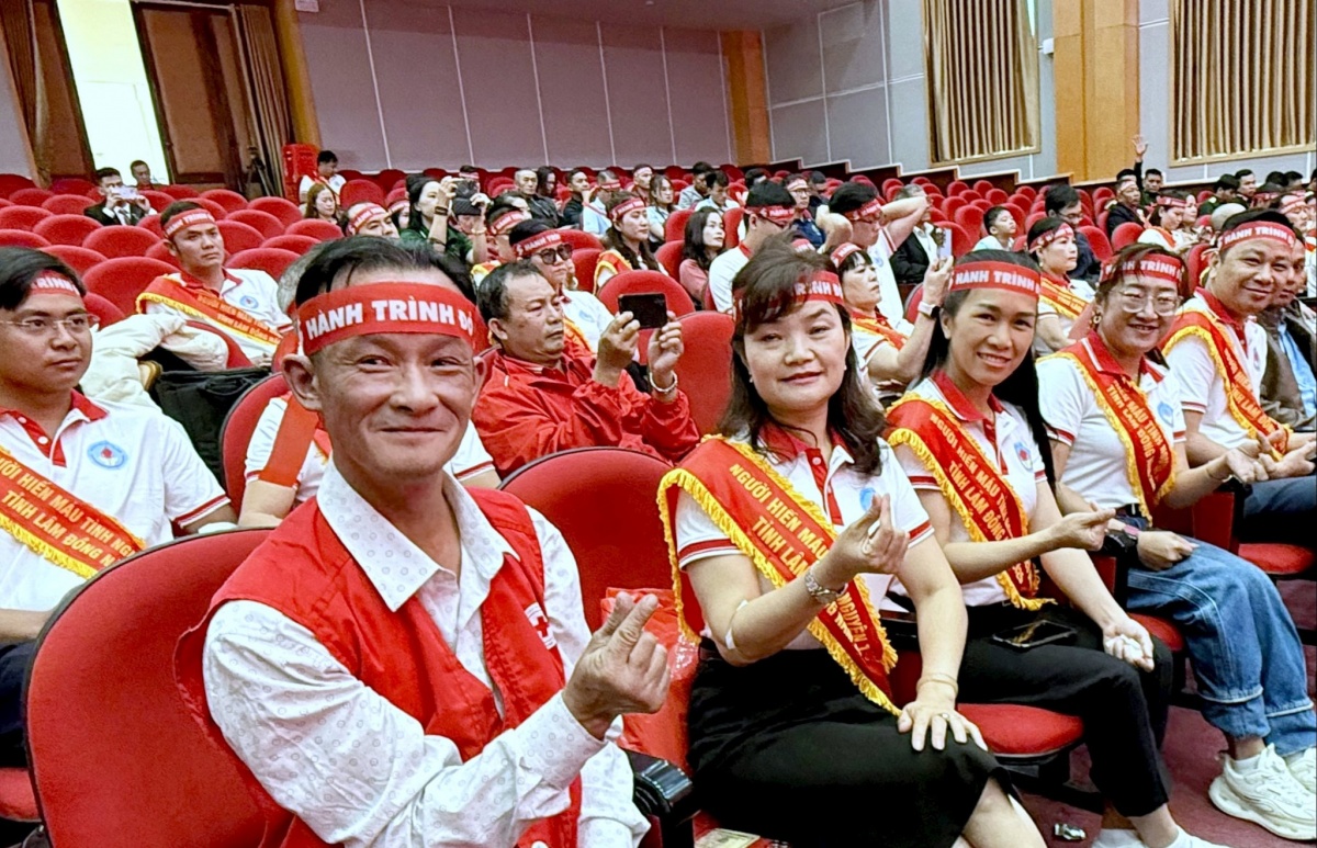 Hành trình Đỏ Lâm Đồng: Kết nối những trái tim biết cho đi Hành trình Đỏ Lâm Đồng: Kết nối những trái tim biết cho đi