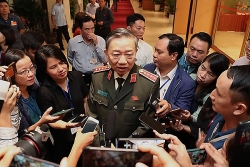 yeu cau dieu tra tin don mot nguoi sang anh thoat chet nho cam 900 trieu danh lo de