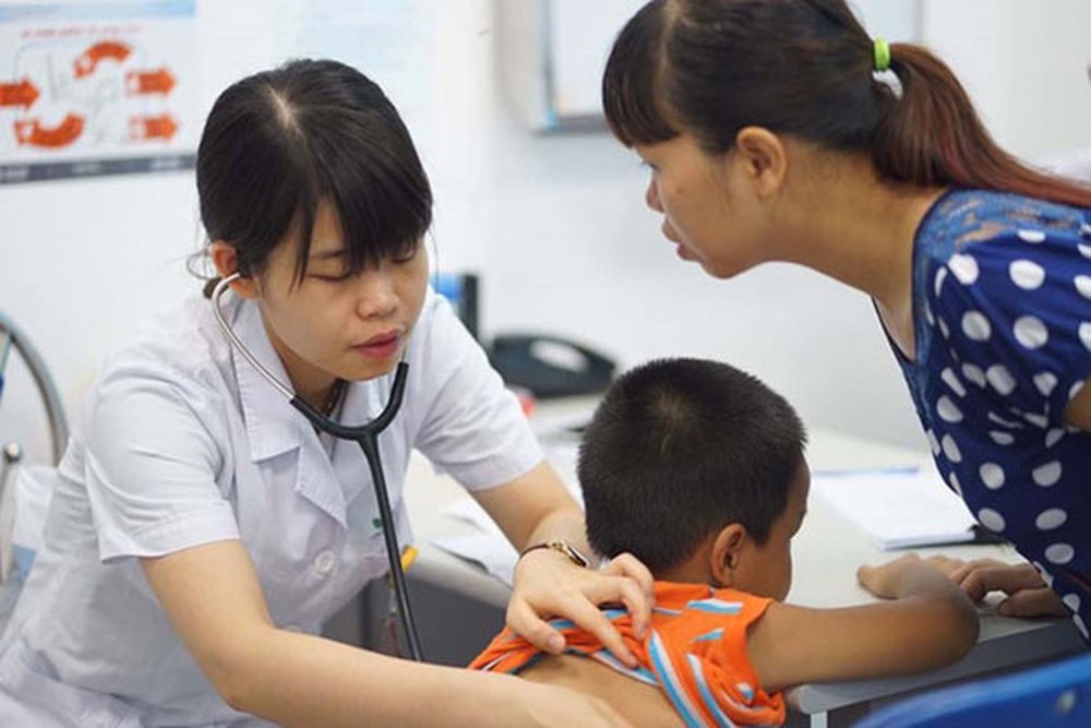 canh bao tre lon khang sinh chi vi viem mui nghet mui me can lam gi