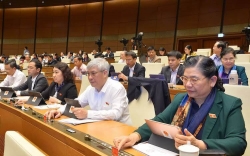 lao dong nang nhoc doc hai co the nghi huu som hon