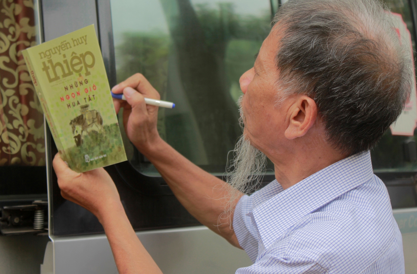 Nhà văn Nguyễn Huy Thiệp - dfhdfgjhfghsfdhfghdfhfghdh Nhà văn Nguyễn Huy Thiệp - dfhdfgjhfghsfdhfghdfhfghdh