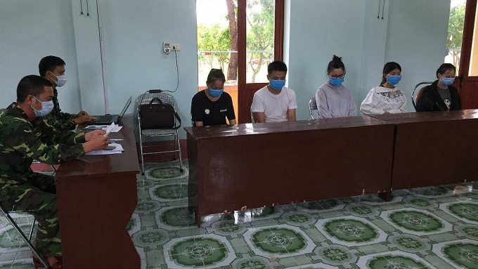 quang ninh 33 doi tuong nhap canh trai phep bi bat giu va dua di cach ly