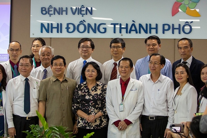 pho chu tich nuoc dang thi ngoc thi nh toi tham hai be song sinh truc nhi dieu nhi