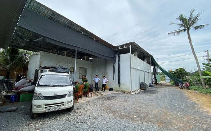 Cảnh sát phát hiện 1 tấn thịt gà hết hạn sử dụng ở Đồng Nai ca nh sa t phat hien 1 tan thit ga het han su dung o do ng nai