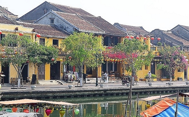 quang nam chinh thuc cach ly xa hoi 5 huyen thi xa giap da nang