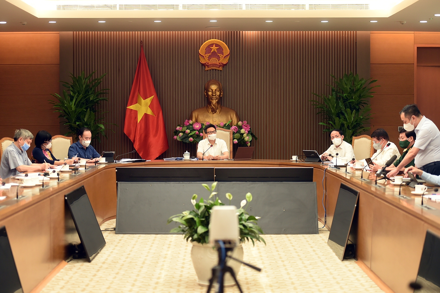 Khoảng 8 triệu liều vắc-xin dự kiến về Việt Nam trong tháng 7