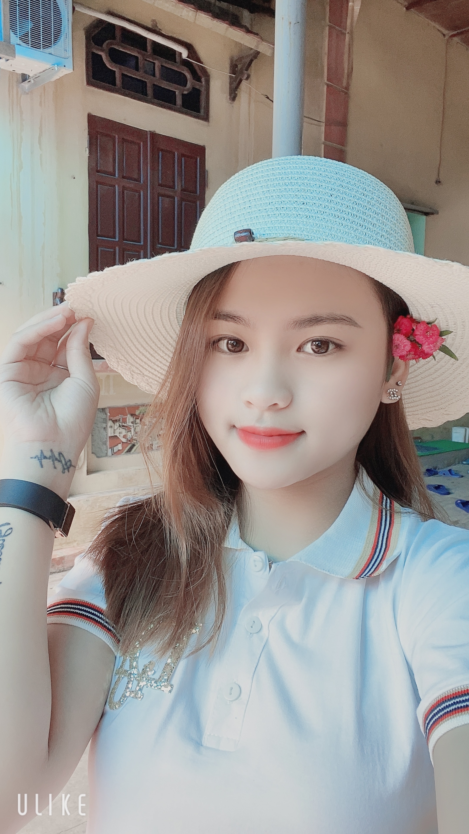 Những gương mặt 