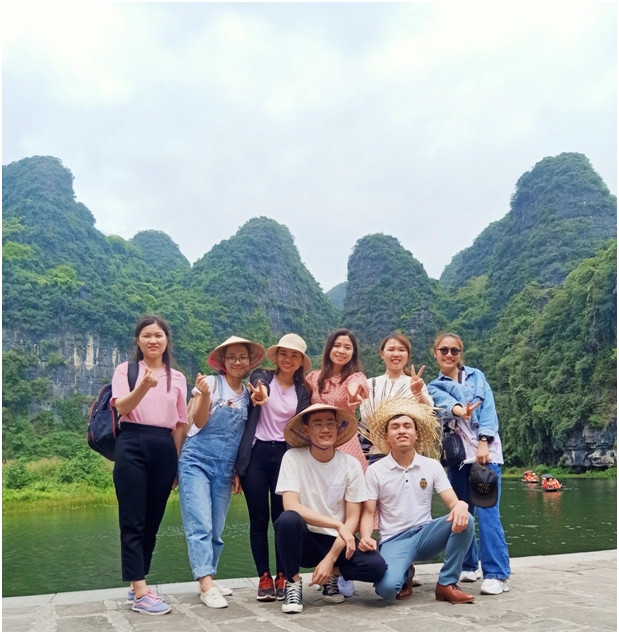 “Sống như những đóa hoa” cùng nàng thơ “Trai xinh – Gái đẹp các khu công nghiệp”