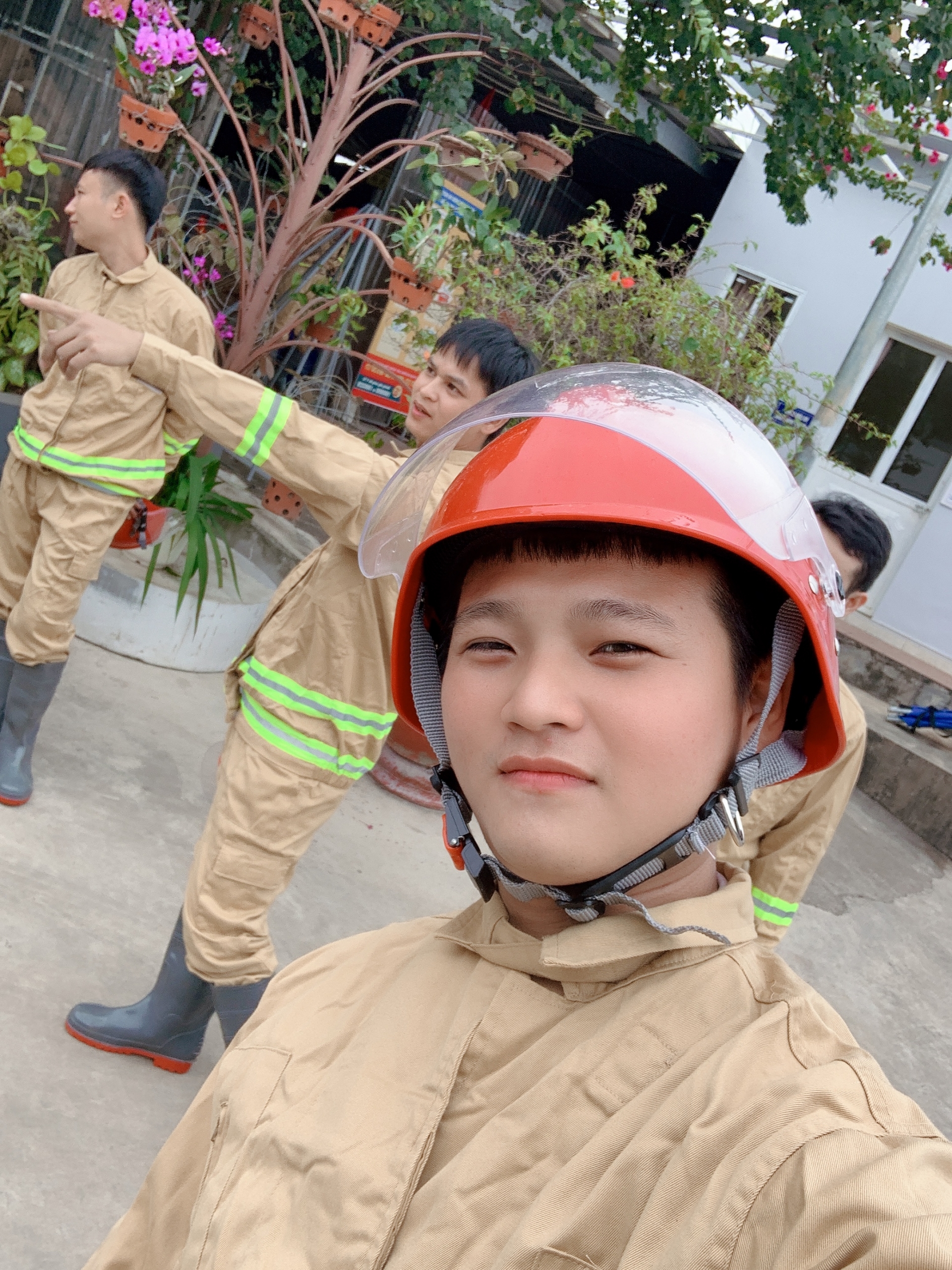 Một ngày diễn tập Phòng cháy chữa cháy cùng thí sinh Một ngày diễn tập phòng cháy chữa cháy của thí sinh