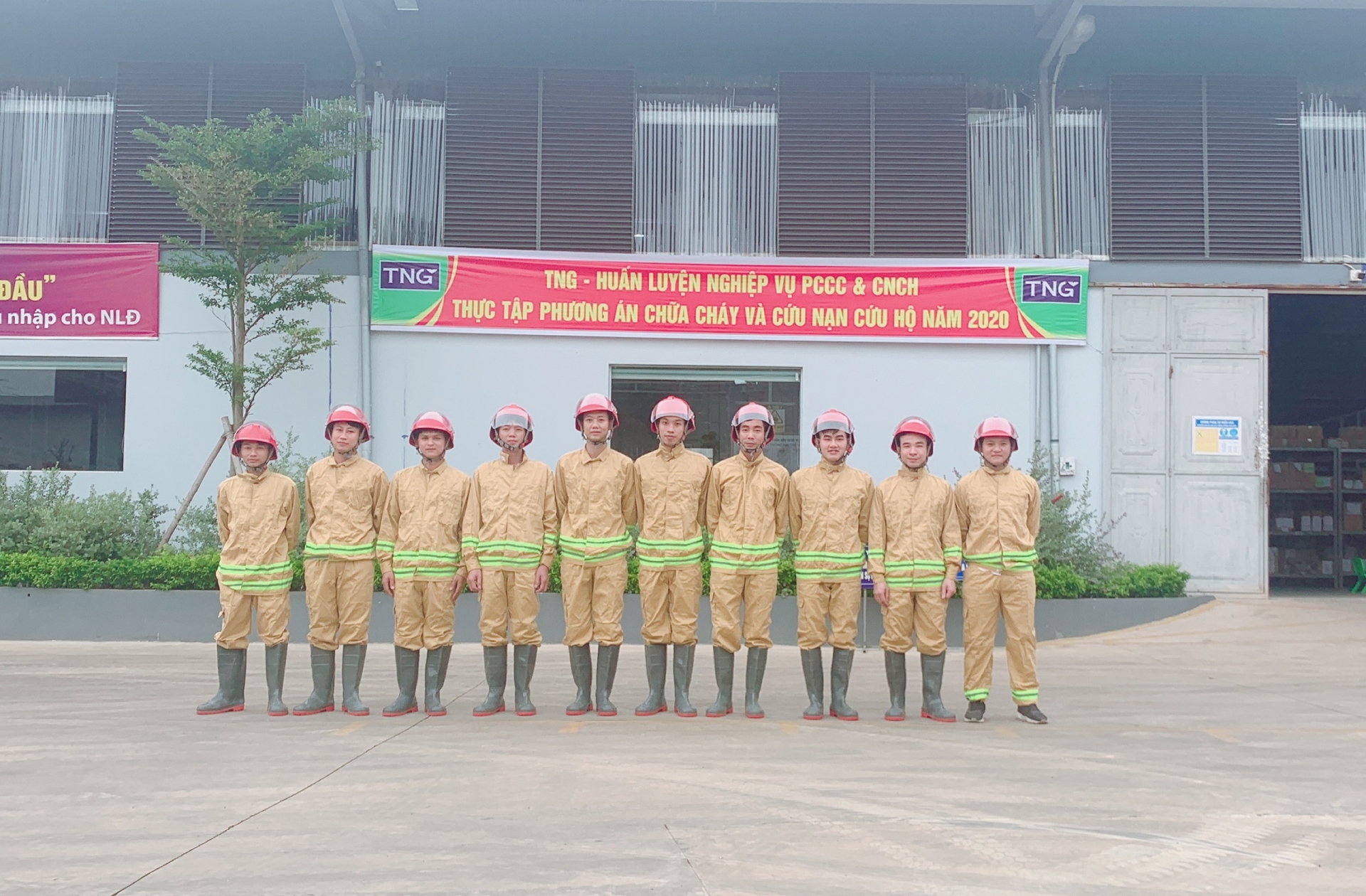 Một ngày diễn tập Phòng cháy chữa cháy cùng thí sinh Một ngày diễn tập phòng cháy chữa cháy của thí sinh