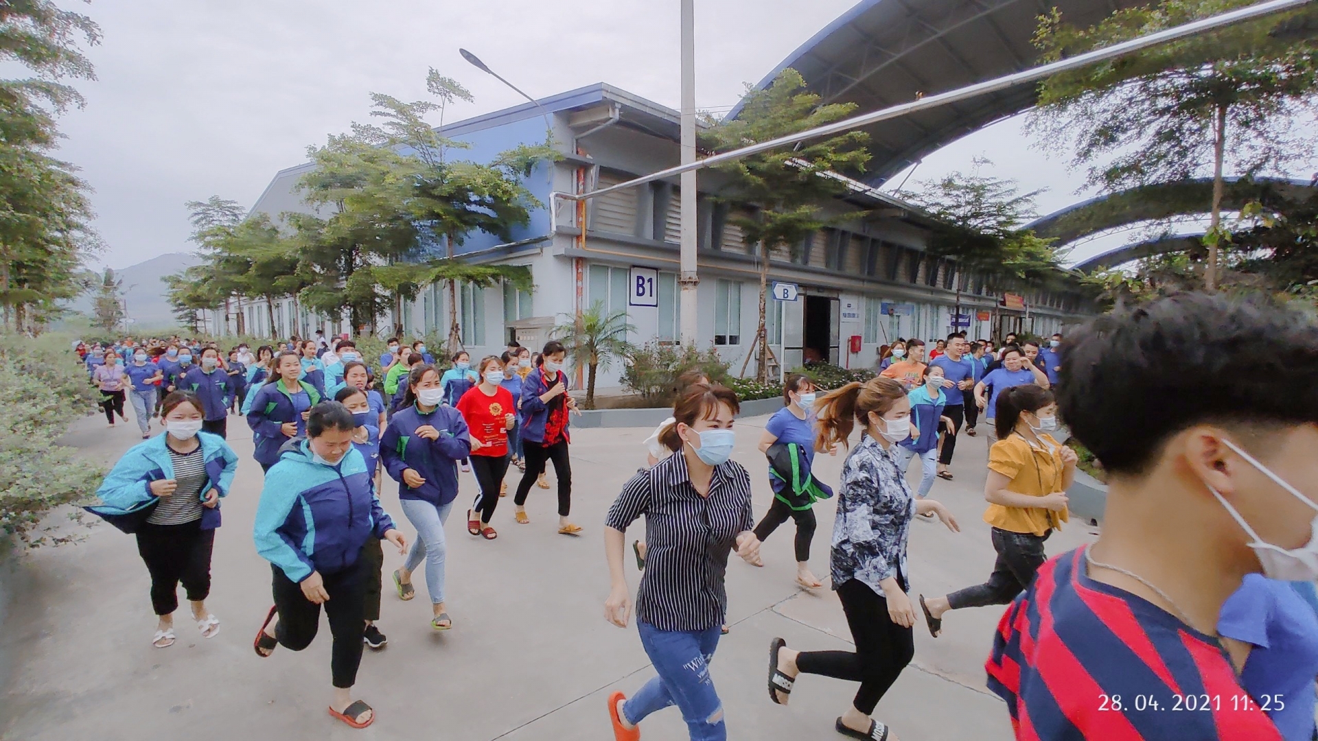 Một ngày diễn tập Phòng cháy chữa cháy cùng thí sinh Một ngày diễn tập phòng cháy chữa cháy của thí sinh