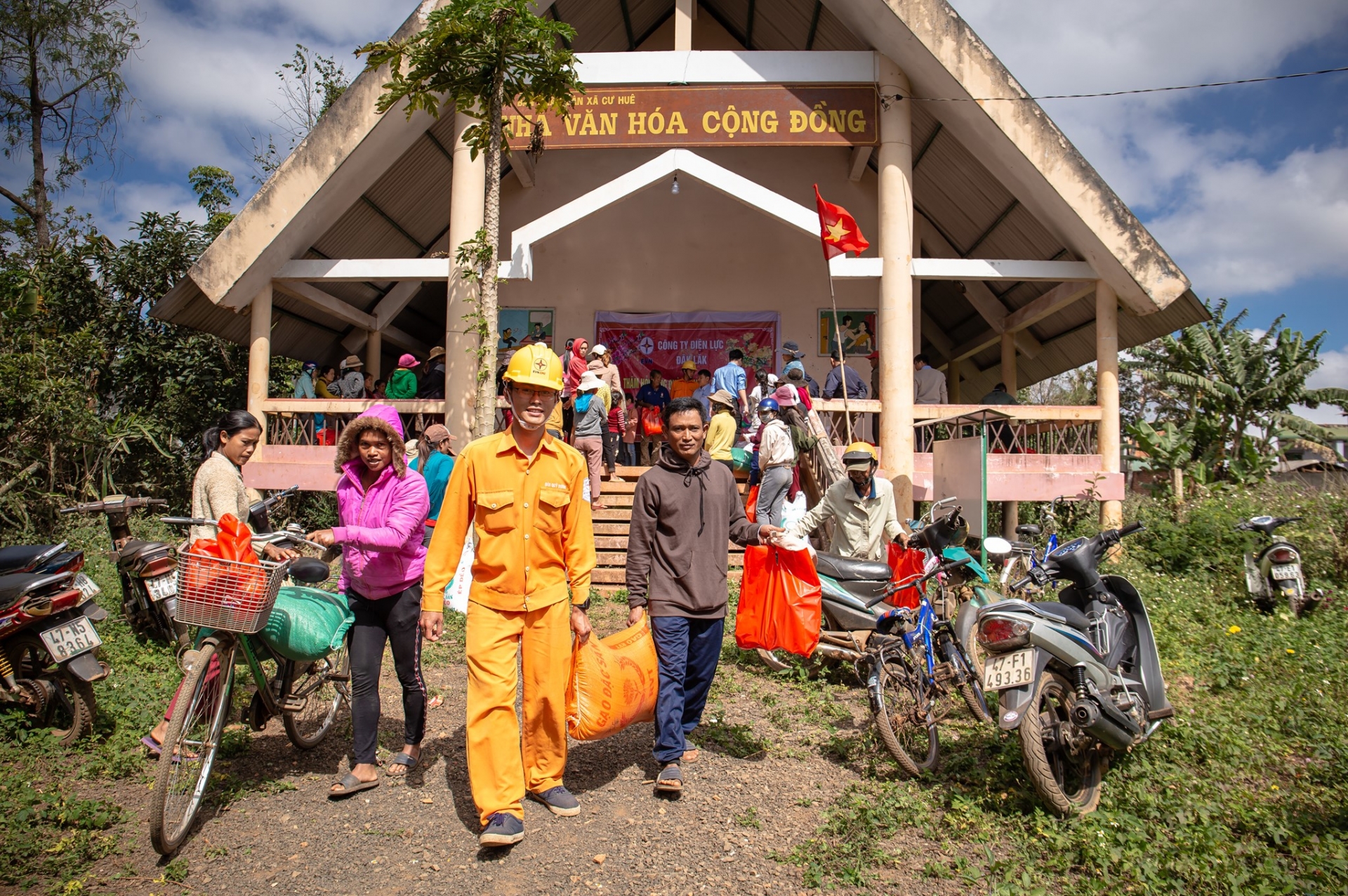 Nét đẹp EVN: Tình yêu lan tỏa từ gia đình tới cộng đồng