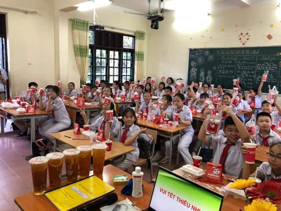 Cuối tuần công nhân đưa con đi đâu chơi? Cuối tuần công nhân đưa con đi đâu chơi?