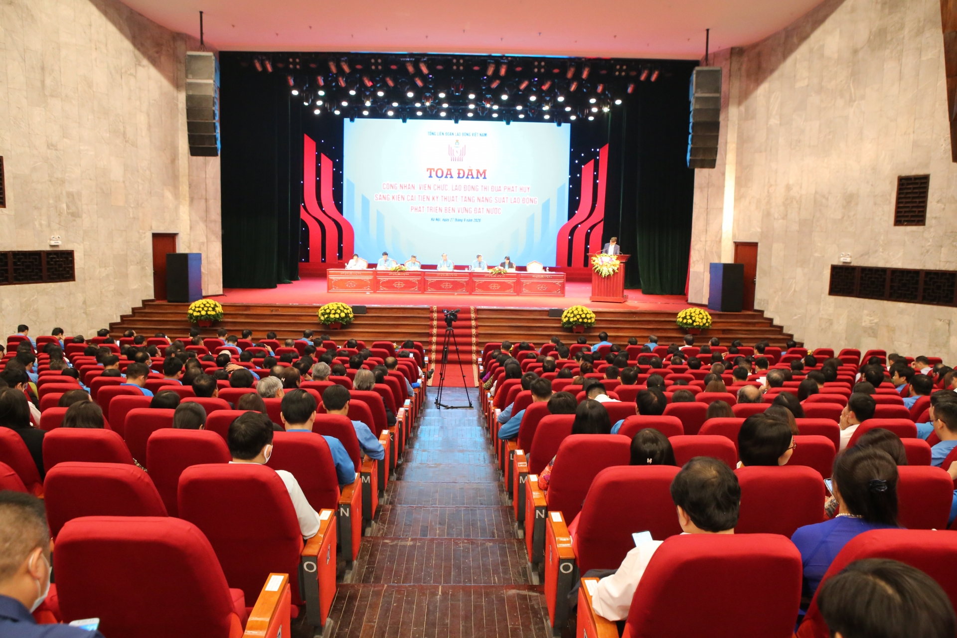 Nhân rộng bài học quý về công tác lãnh đạo, chỉ đạo tổ chức các phong trào thi đua Nhân rộng bài học quý về công tác lãnh đạo, chỉ đạo tổ chức các phong trào thi đua