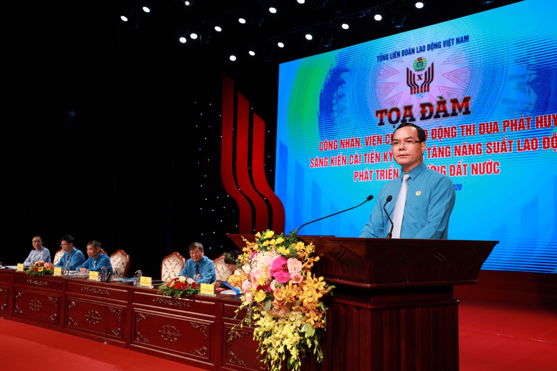 Nhân rộng bài học quý về công tác lãnh đạo, chỉ đạo tổ chức các phong trào thi đua Nhân rộng bài học quý về công tác lãnh đạo, chỉ đạo tổ chức các phong trào thi đua