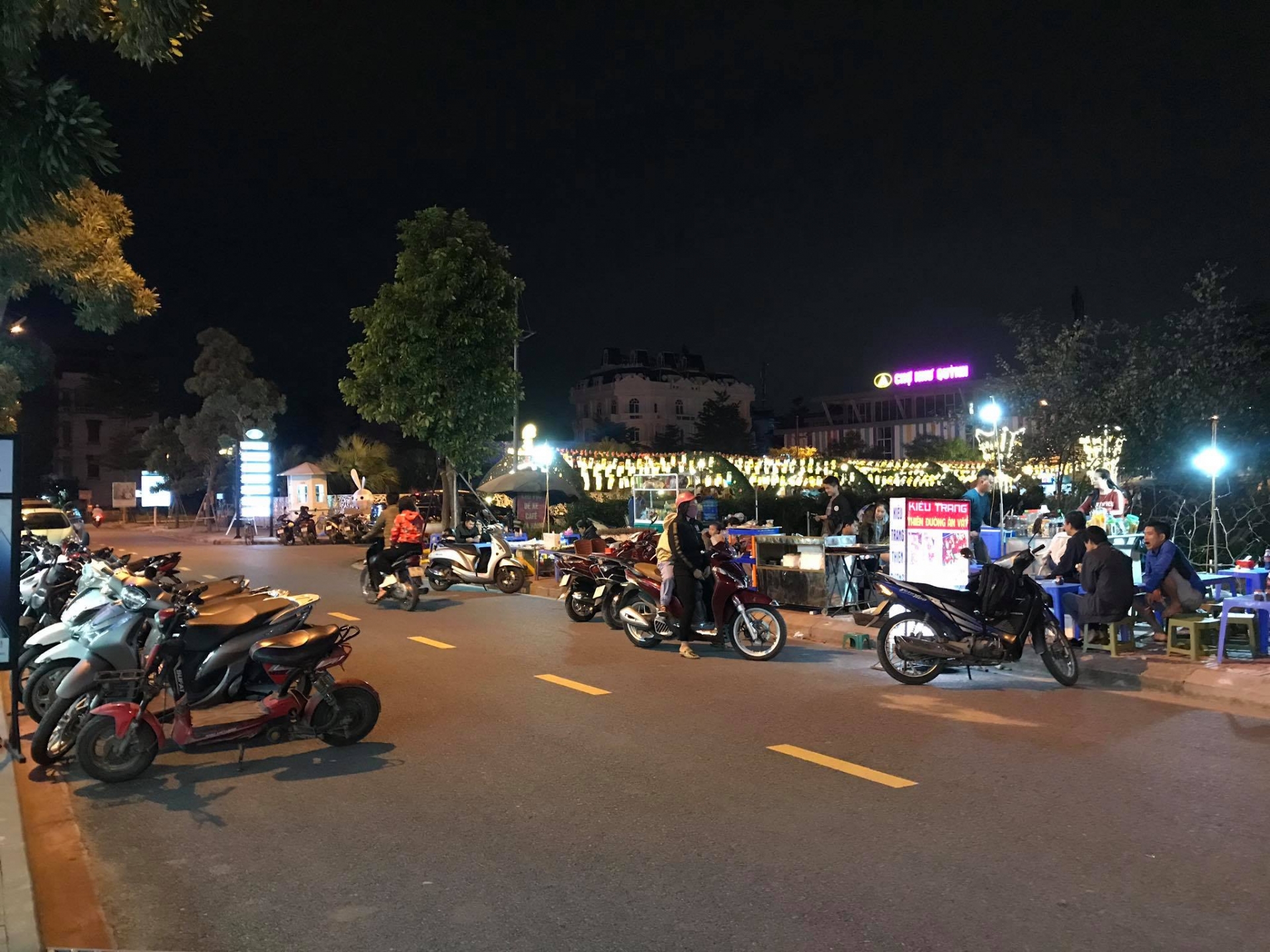 Ăn thả ga không lo về giá ở “thiên đường” xiên nướng Như Quỳnh