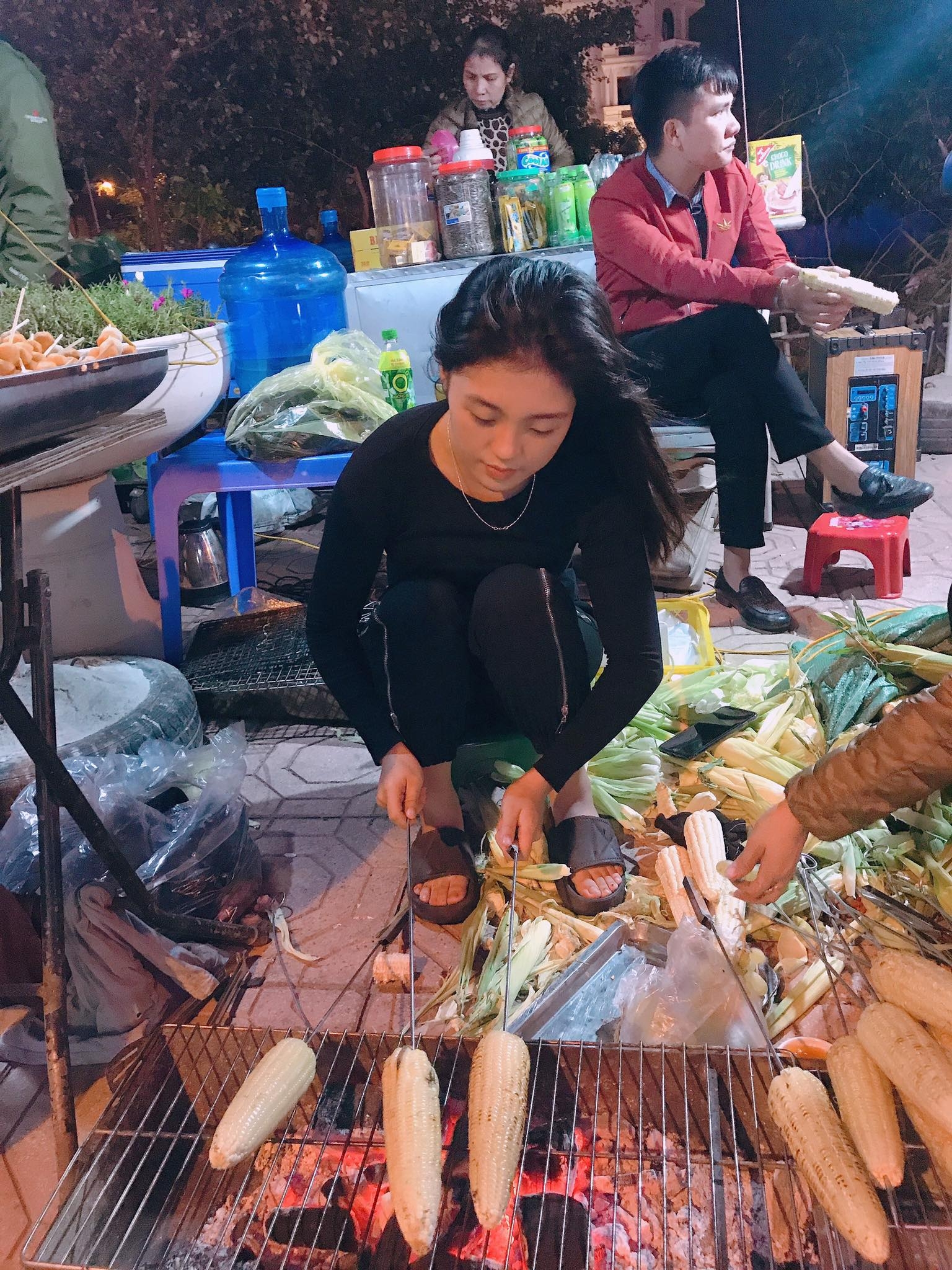 Ăn thả ga không lo về giá ở “thiên đường” xiên nướng Như Quỳnh