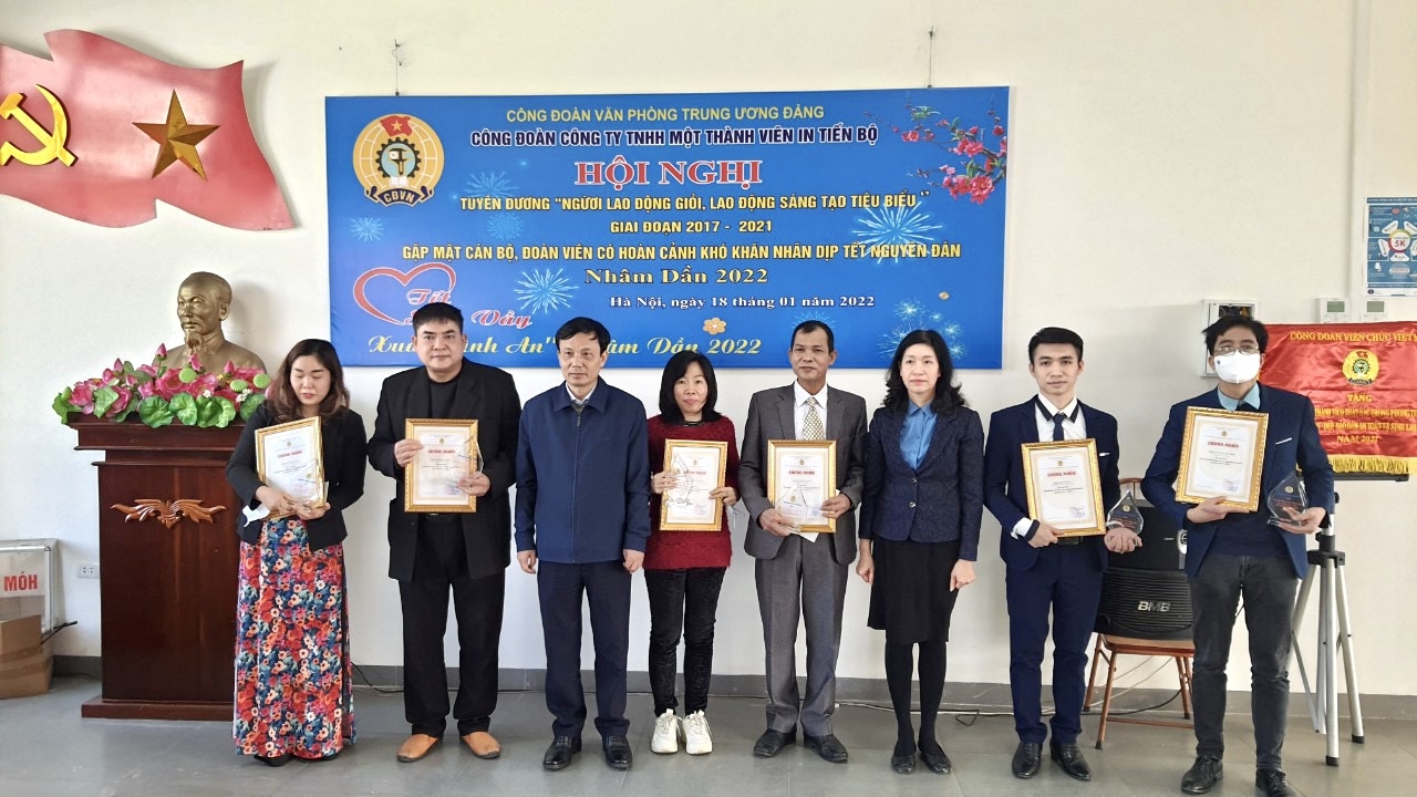 Công đoàn Công ty In Tiến Bộ: Nhìn lại 5 năm phong trào thi đua "Người lao động giỏi, lao động sáng tạo" Công đoàn Công ty In Tiến Bộ: Nhìn lại 5 năm phong trào thi đua "Người lao động giỏi, lao động sáng tạo"