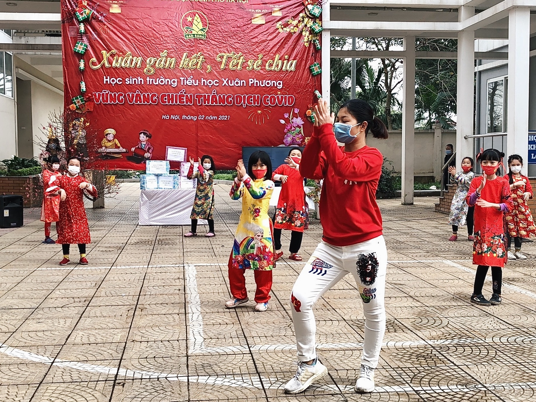 Trường Tiểu học Xuân Phương: Tụi trẻ con sẽ có Tết!