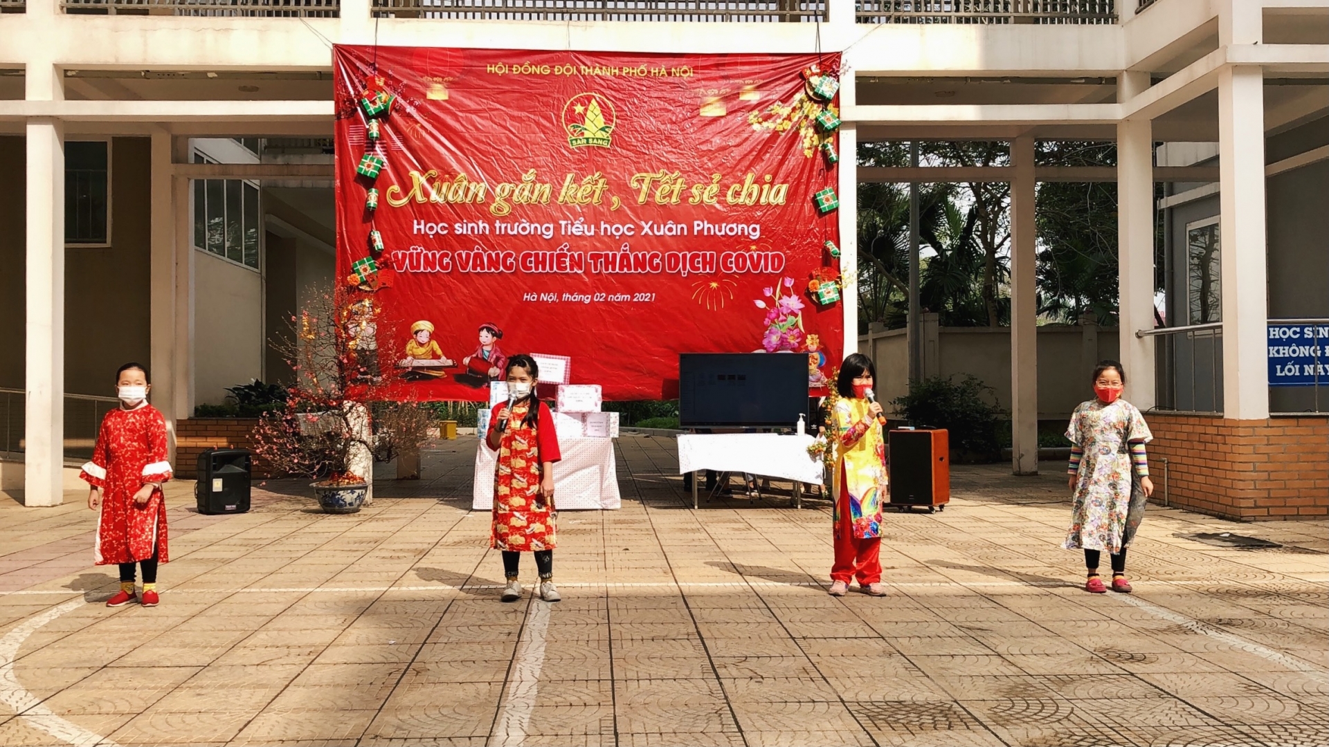 Trường Tiểu học Xuân Phương: Tụi trẻ con sẽ có Tết!