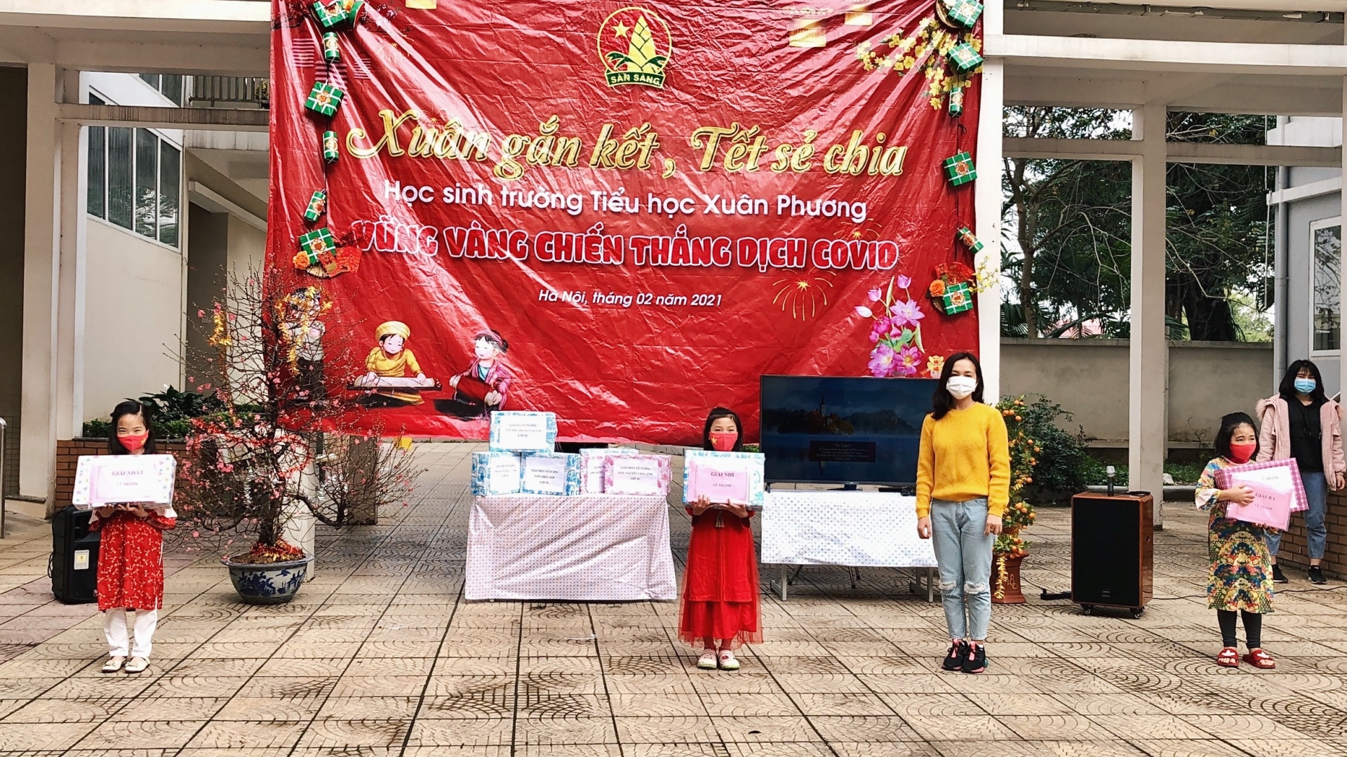 Trường Tiểu học Xuân Phương: Tụi trẻ con sẽ có Tết!