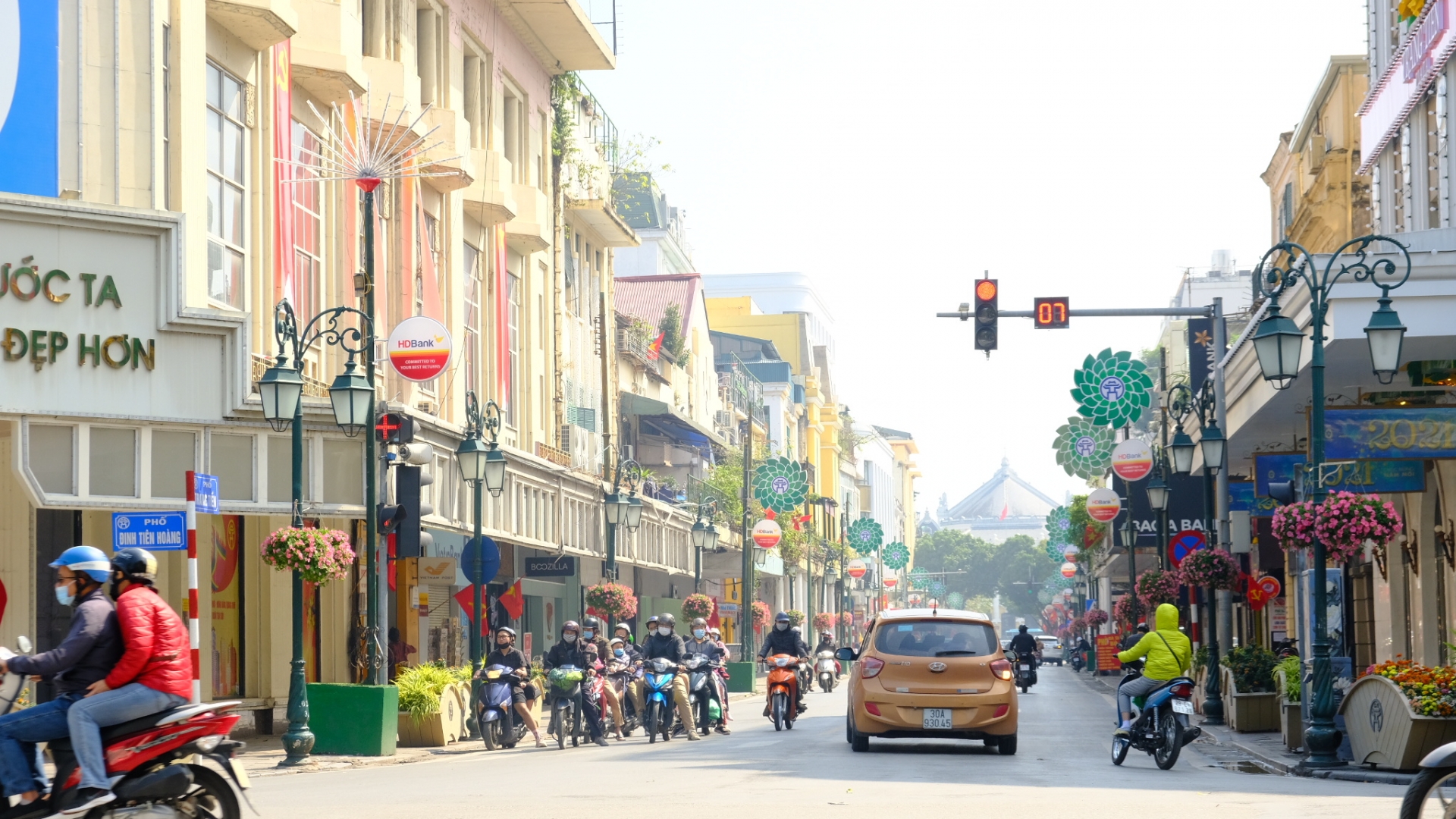 Hà Nội ngày 30 Tết: liệu phố phường còn vắng vẻ bình yên Hà Nội ngày 30 Tết: liệu phố phường còn vắng vẻ bình yên