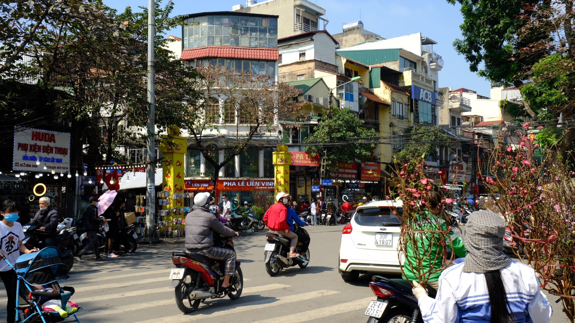 Hà Nội ngày 30 Tết: liệu phố phường còn vắng vẻ bình yên Hà Nội ngày 30 Tết: liệu phố phường còn vắng vẻ bình yên