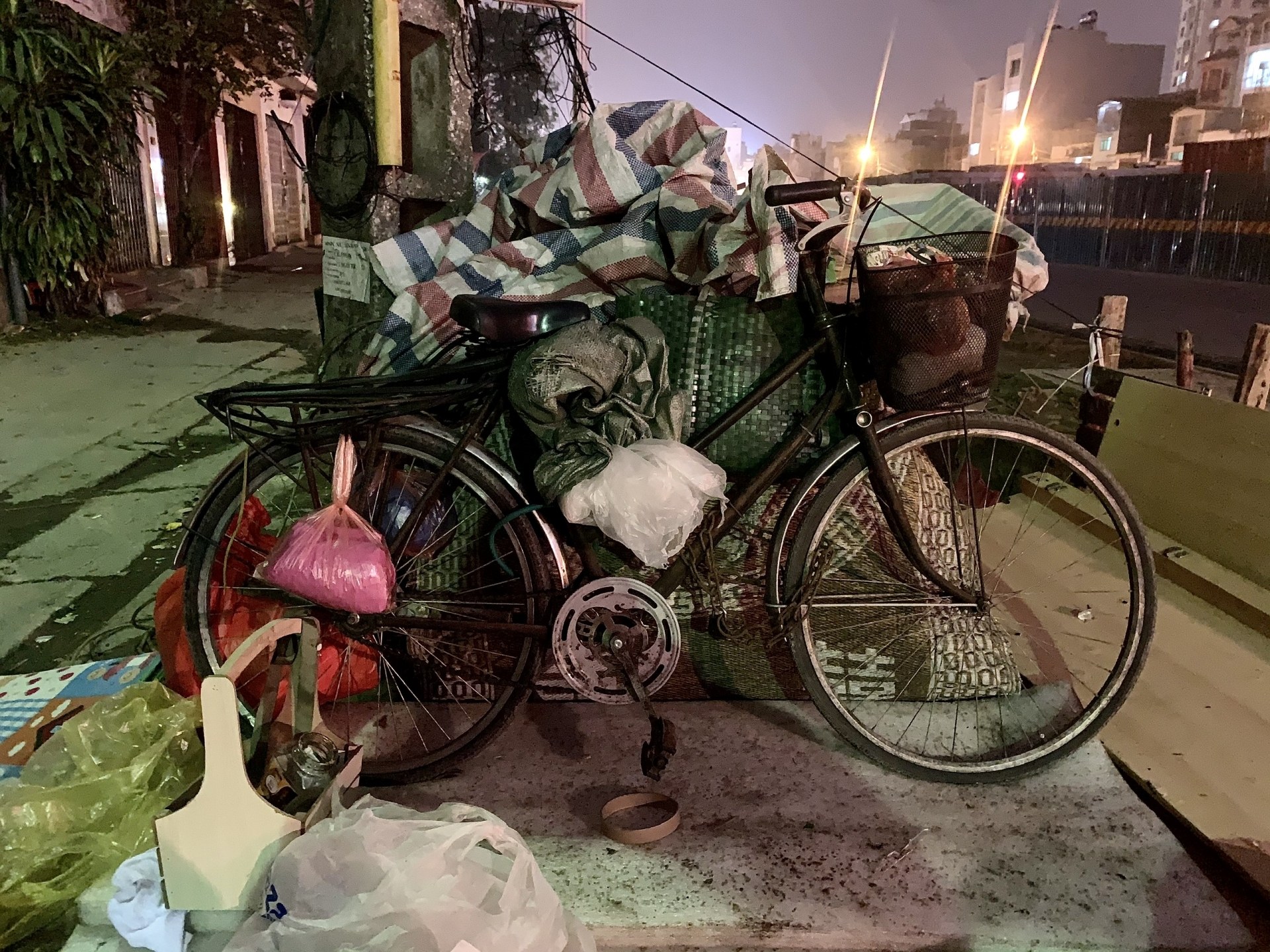 Nữ công nhân vệ sinh môi trường: sẵn sàng “nghênh đón” mùng 8-3 Nữ công nhân vệ sinh môi trường: sẵn sàng “nghênh đón” mùng 8-3