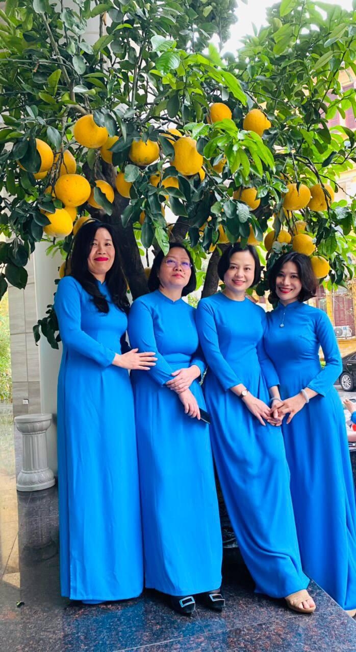 Những bông hoa Tổng LĐLĐVN rực rỡ trong "Tuần lễ Áo dài" Những bông hoa Tổng LĐLĐVN rực rỡ trong "Tuần lễ Áo dài"