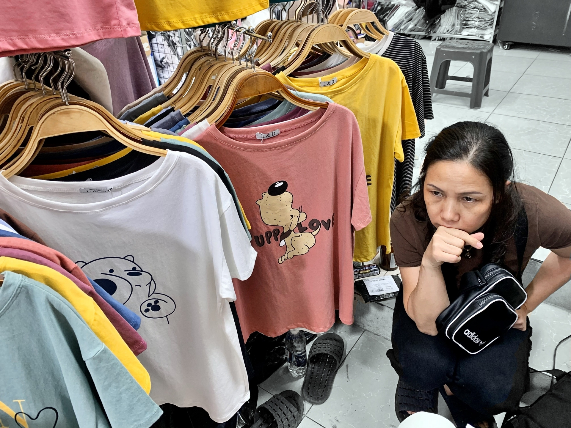 "Thủ phủ" quần áo giá rẻ phục hồi hậu Covid "Thủ phủ" quần áo giá rẻ phục hồi hậu Covid