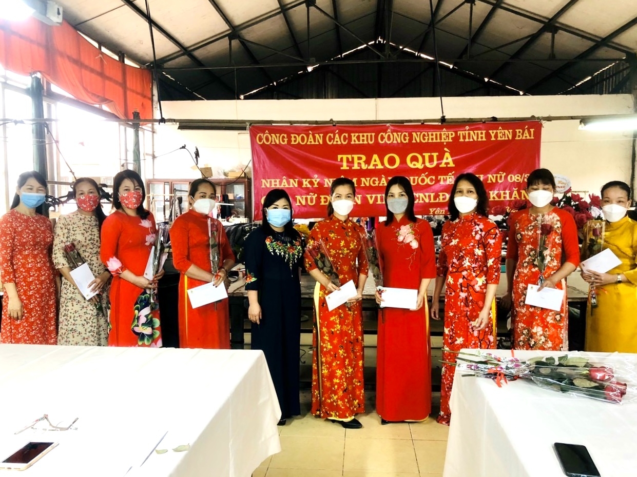 Công đoàn các KCN tỉnh Yên Bái chăm lo cho người lao động nữ