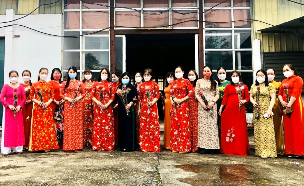 Công đoàn các KCN tỉnh Yên Bái chăm lo cho người lao động nữ