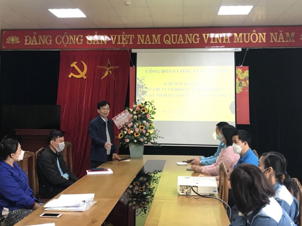 8/3 trọn vẹn của những nữ đoàn viên Công ty In Tiến Bộ có hoàn cảnh khó khăn