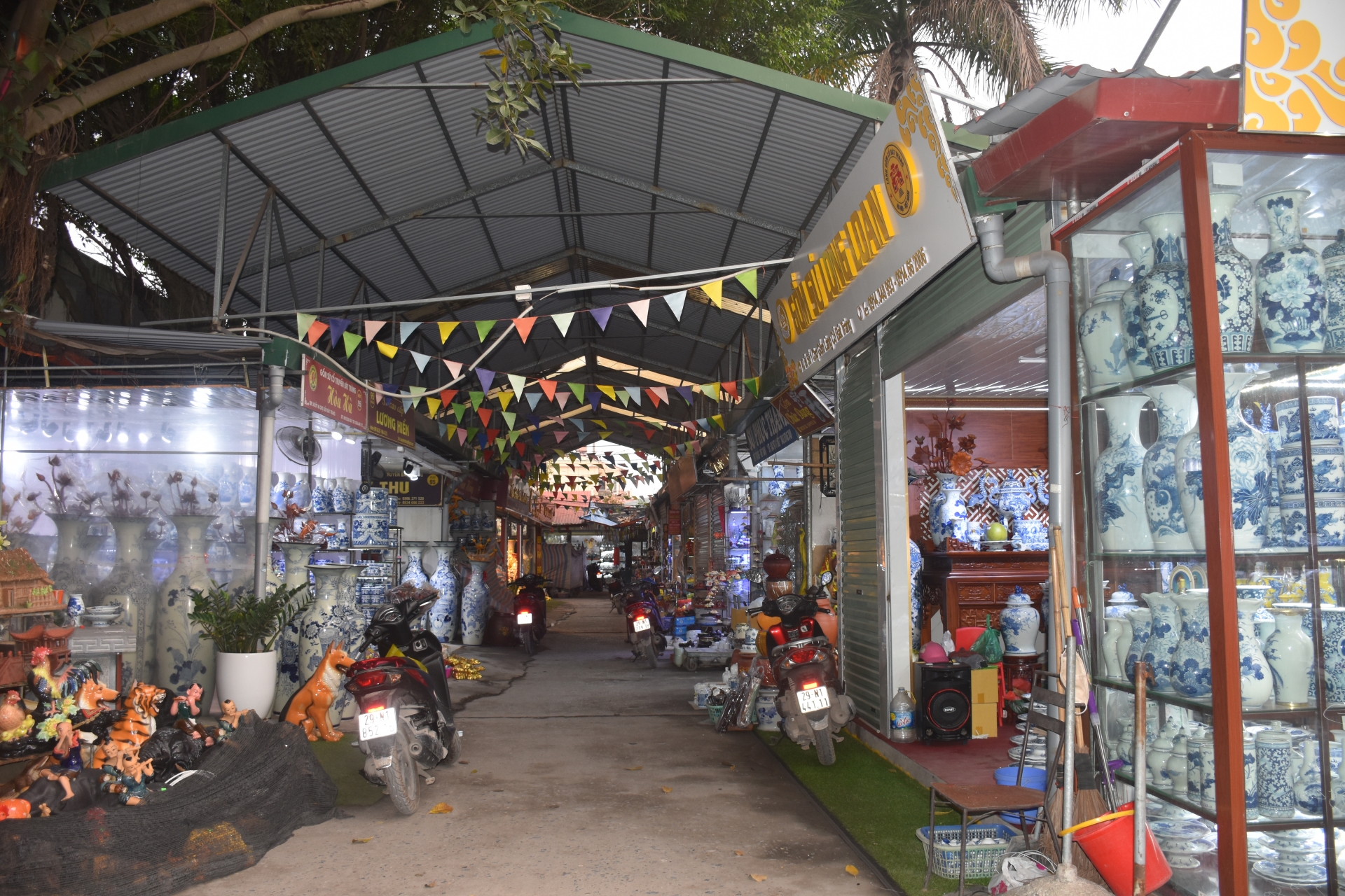 Đìu hiu quang cảnh làng gốm nổi danh khắp cả nước Đìu hiu quang cảnh làng gốm nổi danh khắp cả nước