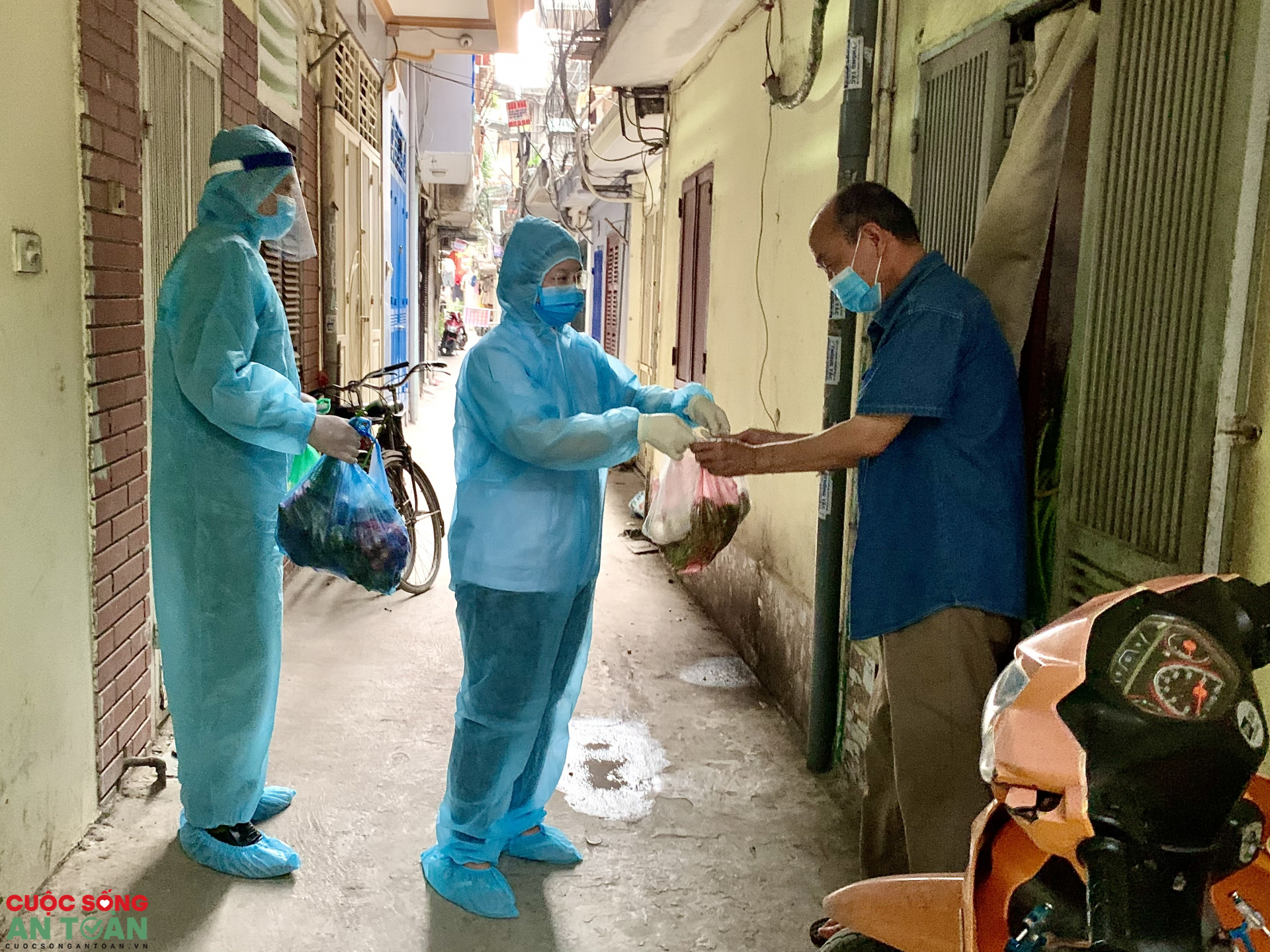 Công điện hoả tốc số 18: Hà Nội chính thức giãn cách xã hội thêm 15 ngày