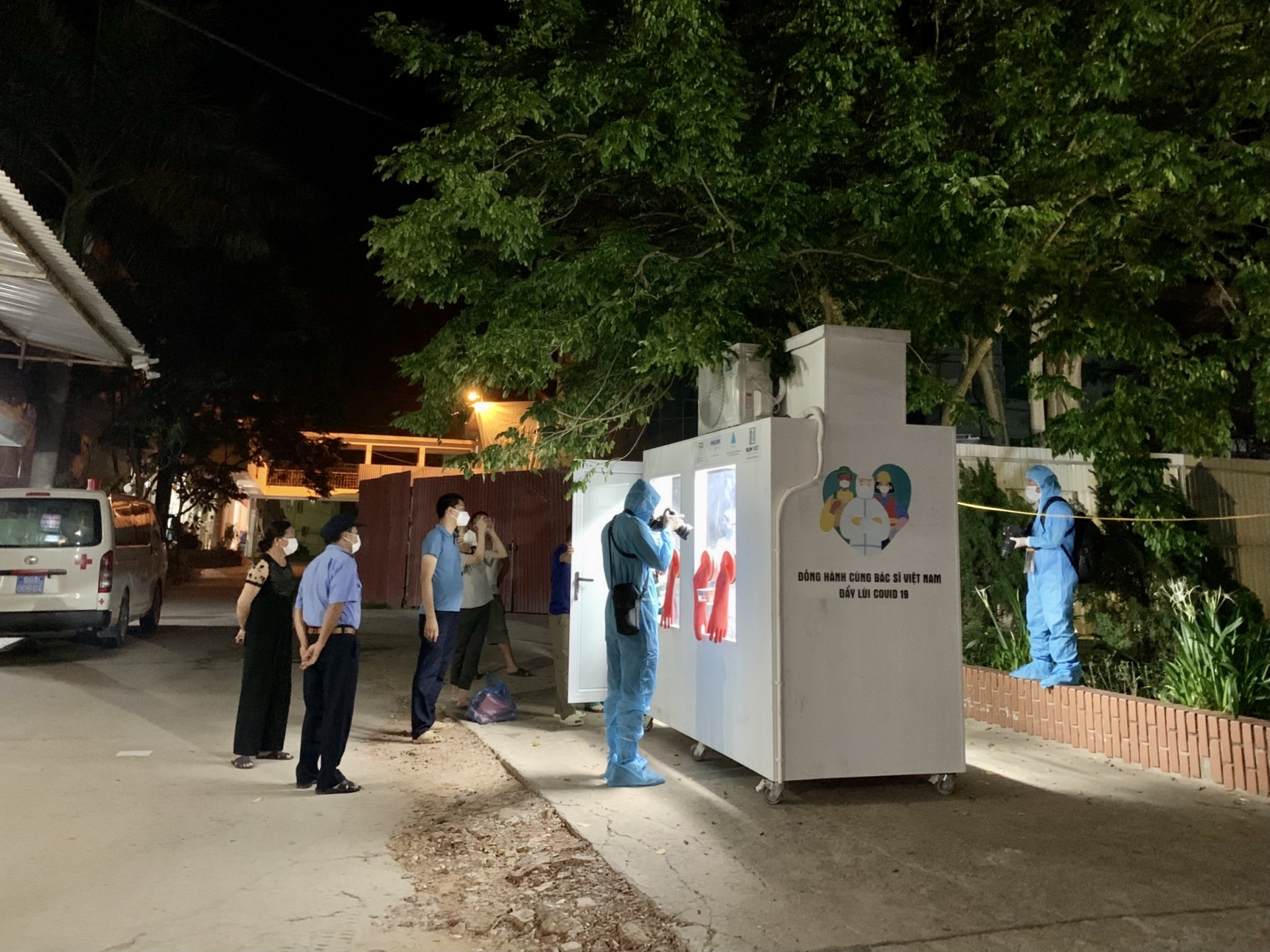 Những hình ảnh đầu tiên về buồng xét nghiệm COVID-19 tại Bắc Giang