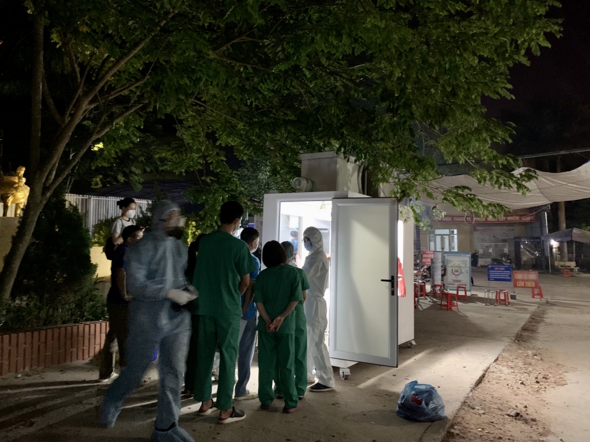 Những hình ảnh đầu tiên về buồng xét nghiệm COVID-19 tại Bắc Giang