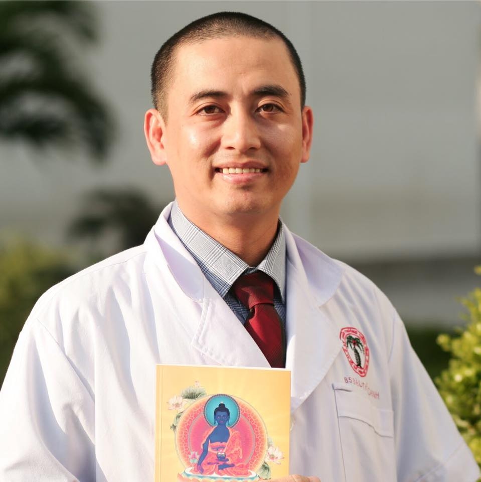 Chống dịch trên mặt trận văn hoá: Những vần thơ của Bác sĩ Canh Chống dịch trên mặt trận văn hoá: Những vần thơ của Bác sĩ Canh