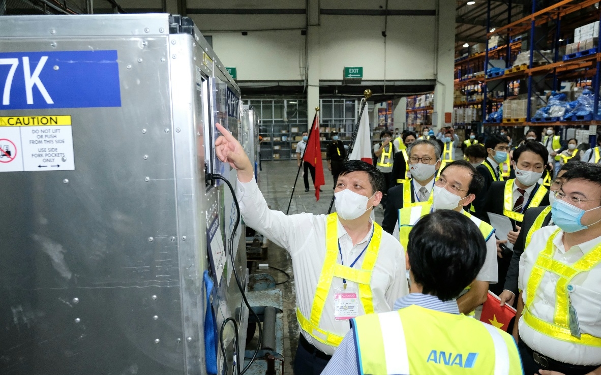 Việt Nam tiếp nhận gần 1 triệu liều vaccine phòng Covid-19 từ Nhật Bản Việt Nam tiếp nhận gần 1 triệu liều vaccine phòng Covid-19 từ Nhật Bản