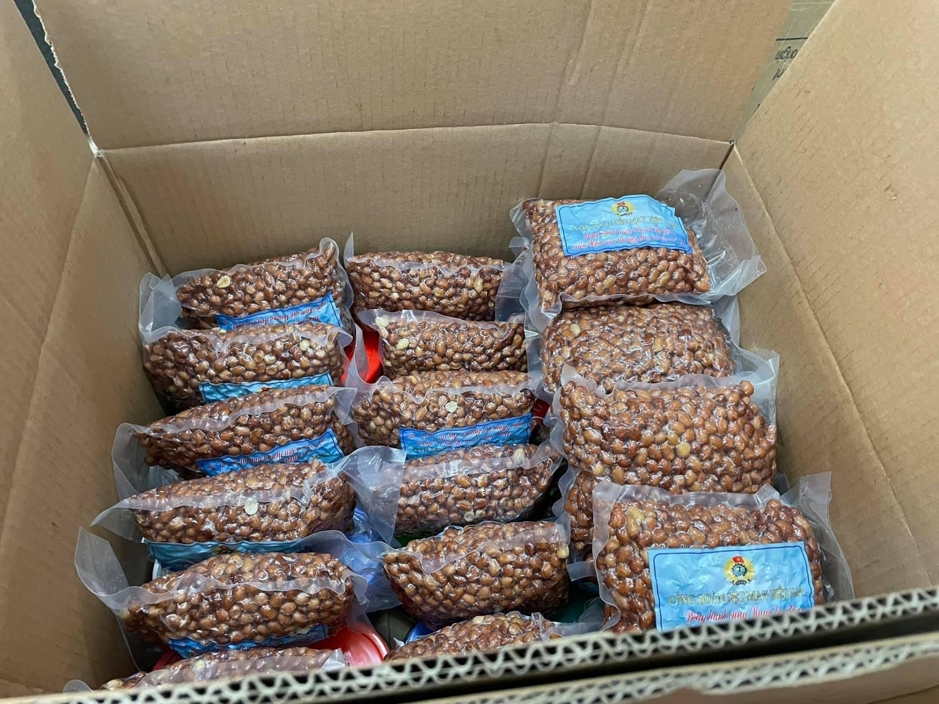 Công đoàn Dệt may chung tay hướng về miền Nam Công đoàn Dệt may chung tay hướng về miền Nam