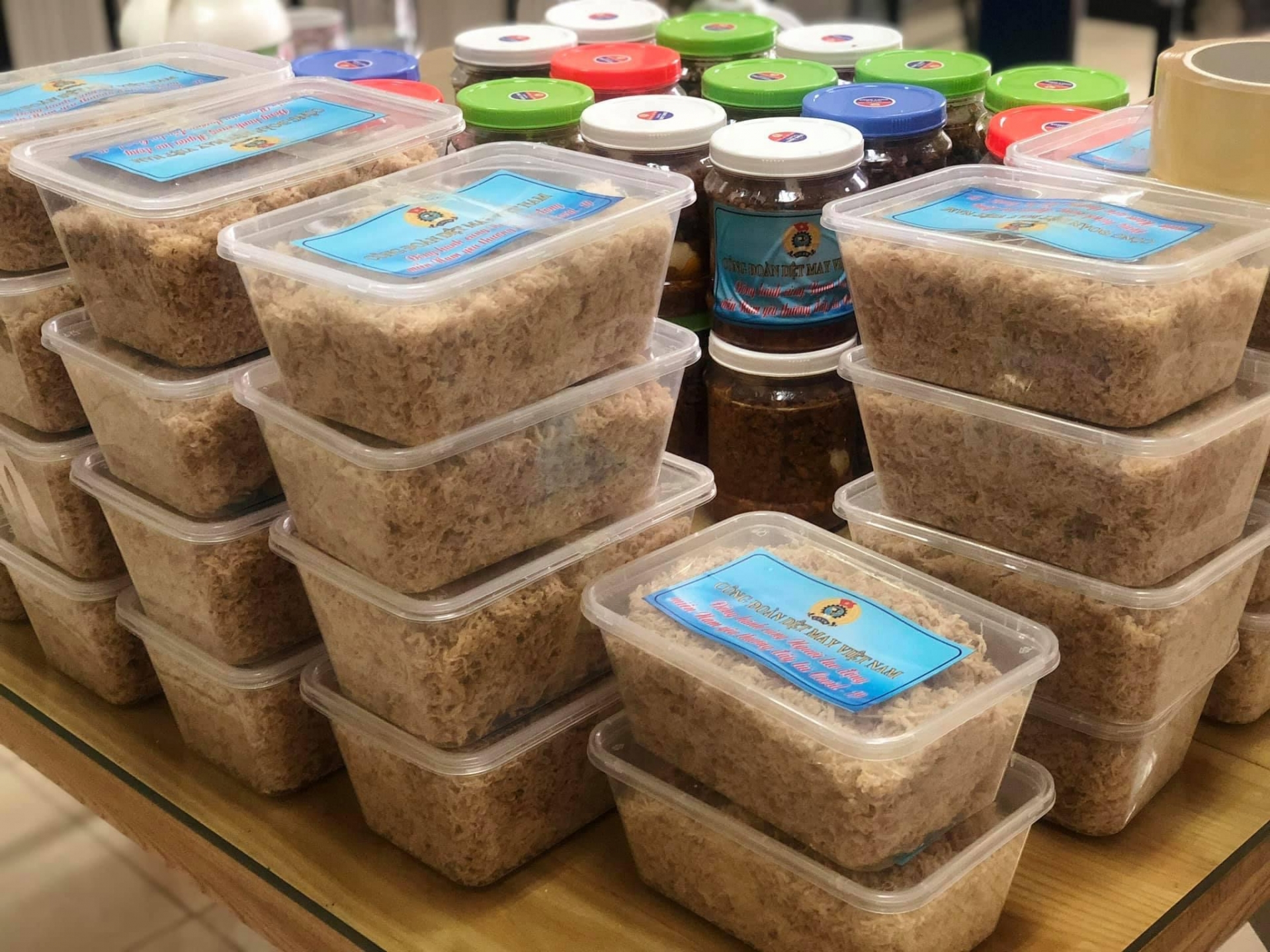 Công đoàn Dệt may chung tay hướng về miền Nam Công đoàn Dệt may chung tay hướng về miền Nam