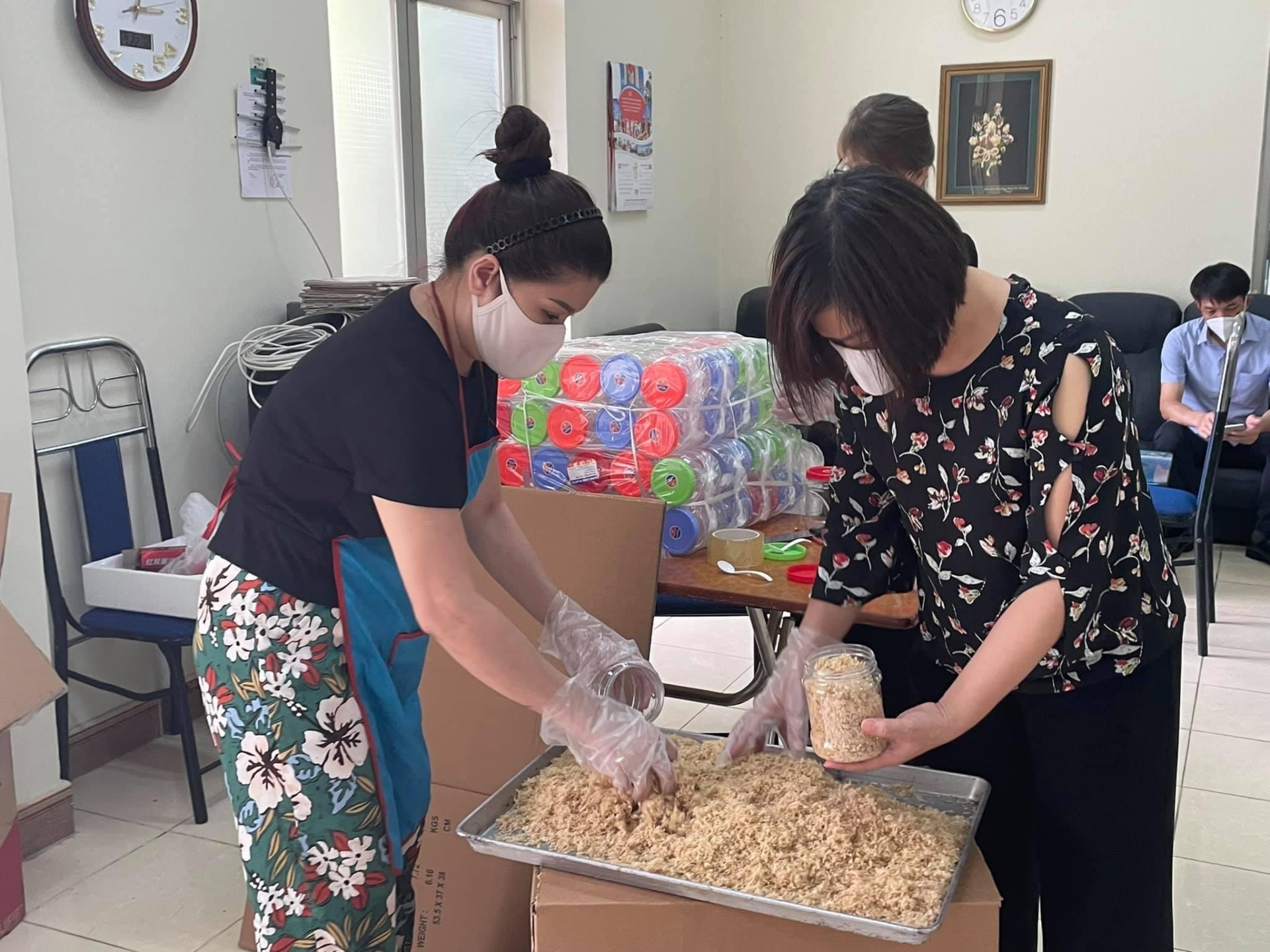 Công đoàn Dệt may chung tay hướng về miền Nam Công đoàn Dệt may chung tay hướng về miền Nam