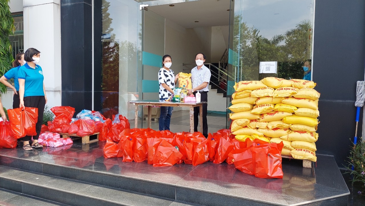 Công ty CP In Công đoàn Việt Nam đồng hành cùng người lao động Công ty CP In Công đoàn Việt Nam đồng hành cùng người lao động