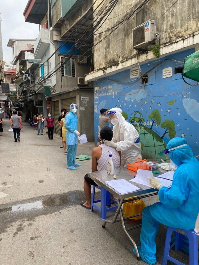 Hà Nội phong tỏa khu vực có 2000 dân do phát hiện nhiều ca nhiễm mới