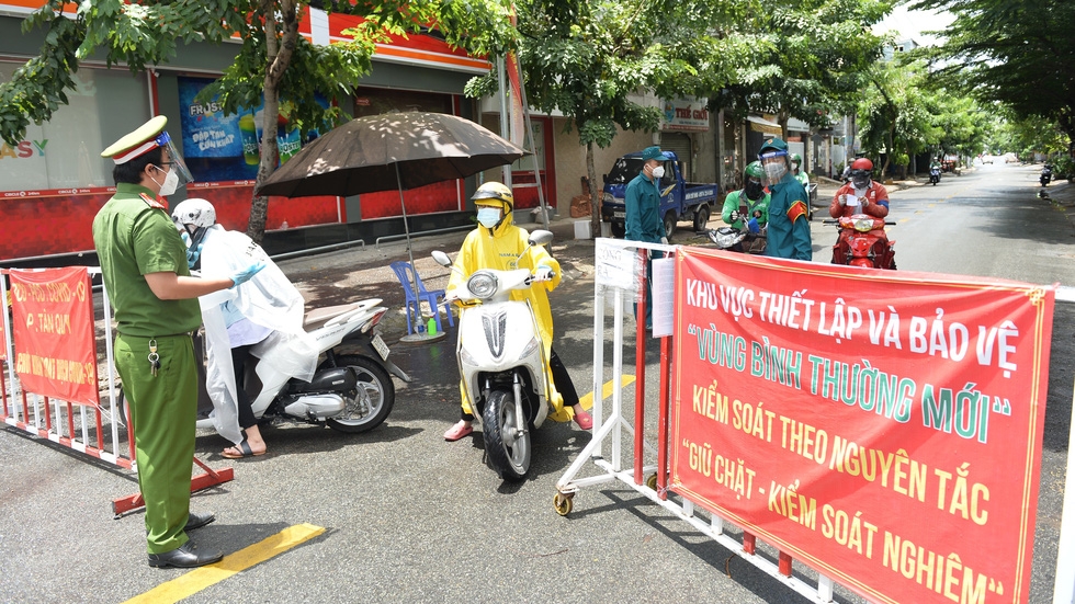 TP HCM có thể không kiểm soát được dịch trước 15/9, xin thêm thời gian tới hết tháng 9 TP HCM có thể không kiểm soát được dịch trước 15/9, xin thêm thời gian tới hết tháng 9