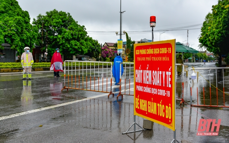 Thanh Hoá: Học sinh lớp 2 dương tính Covid-19, 41 cô trò đi cách ly