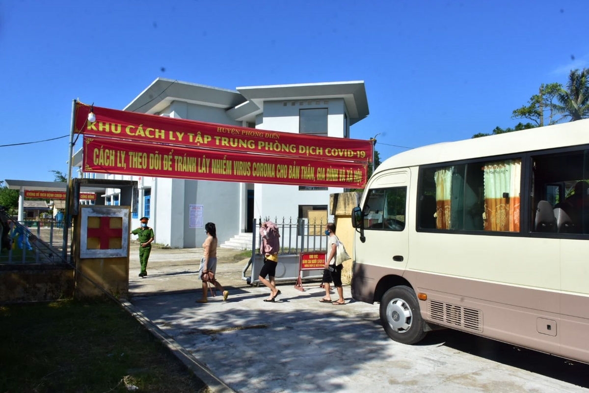 Huế: Một công nhân dương tính, xét nghiệm nhanh 2.400 người Huế: Một công nhân dương tính, xét nghiệm nhanh 2.400 người