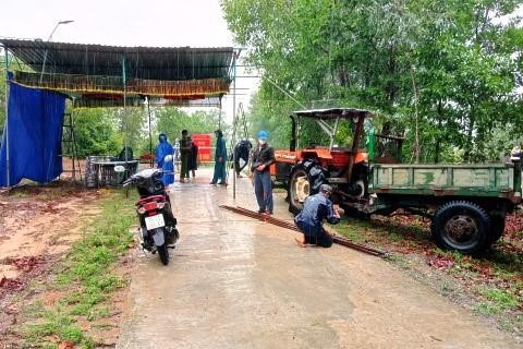 Huế: Một công nhân dương tính, xét nghiệm nhanh 2.400 người Huế: Một công nhân dương tính, xét nghiệm nhanh 2.400 người